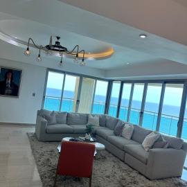 Luxury Apartment with Ocean and City Views, Malecón, Santo Domingo, hotel in Guibia