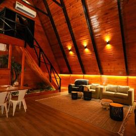 Remah में, होटल A-Frame Farm Retreat Abu Dhabi 2BR Cabin