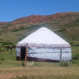 Актан yurt cemp, hotel in Chong-Kyzylsu