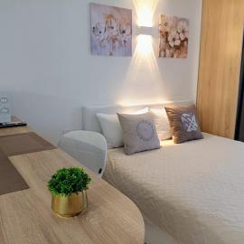 Scandinavian Studio in the Heart of Kyiv, хотел в Киев
