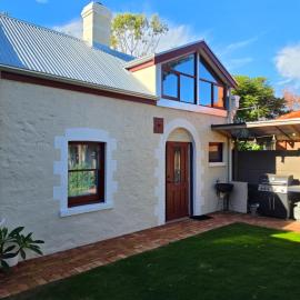 1860 Heritage Beachside Studio