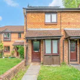 Quiet St. Albans Cottage with Free Parking - Pass the Keys, hotel i Saint Albans