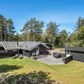Holiday Home Valpuri - 1-3km to the fjord by Interhome
