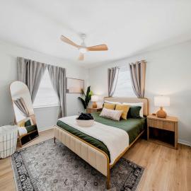 Boho Inspired Apt in the heart of Tampa Bay!, hotel in Tampa