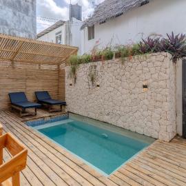 Paje Beach Zanzibar Oasis Villa Prime Location 90m to Beach Private Pool AC Power Generator Backup Completely Private Ideal for Families Friends Groups Sleeps 8 Walk to Bars Restaurants, hotel a Paje