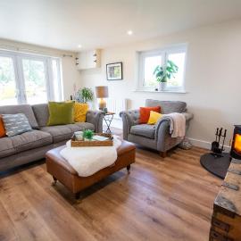 Cosy Hideaway I Couples Break I Private Estate, Hotel in Newborough