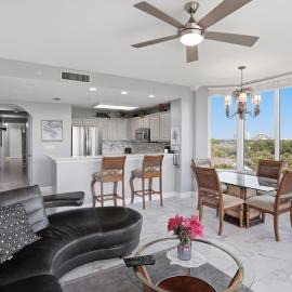 Lakeview Luxe Escape Near Disney Fireworks!