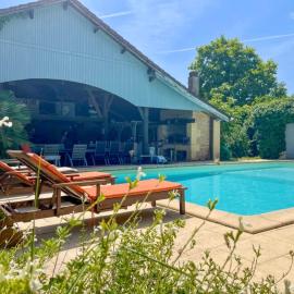 Séjour d'exception en Dordogne - Magnifique gîte tout confort, idéal pour groupe !, hotel in Lamonzie-Saint-Martin