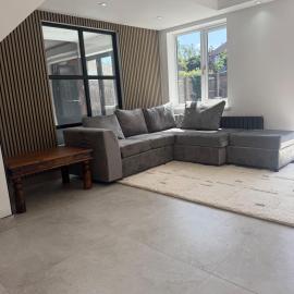Aylesbury - Sleeps 6 - Parking - Central Location, hotel in Aylesbury