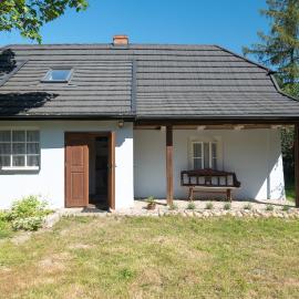 Historic 70m2 Farmhouse - 3 Rooms, Terrace - by Rentujemy, хотел 