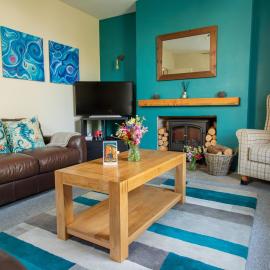 Dog Friendly Cosy Coastal Cottage with Sea Views, Hotel in Portland