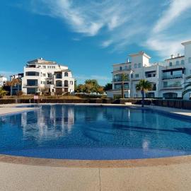 Modern 2 Bed 2 Bath Apartment, AC, WiFi, Pool Views