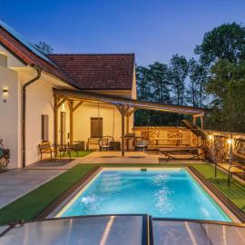 Holiday Home Party & Friends Villa by Interhome، فندق في Prostý