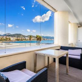 Crescent Luxury Retreat - Seafront Apartment Scala B