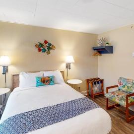 Retro beach room with fast WiFI - walk to downtown shops & restaurants, hotel en Bandon