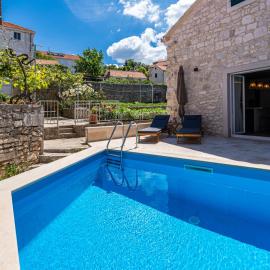 Holiday Home Nina by Interhome, Hotel in Nerežišća