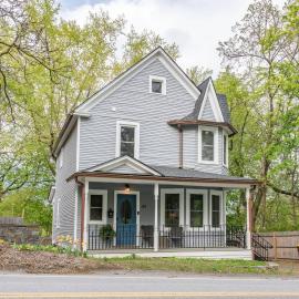 Hudson Victorian - Walkable to Warren St