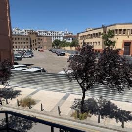 Habitación privada cómoda y céntrica junto a CaixaForum Zaragoza, hotel in Zaragoza