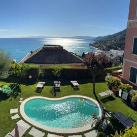 "Villa degli Ulivi" Exclusive Villa with Private Pool and Sea view: Recco'da bir otel