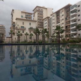 Modern Studio Apartment in Zenata with Pool View, Only for families, Hotel in Aïn Harrouda