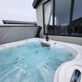 Rowan Retreat Luxury lodge with hot tub