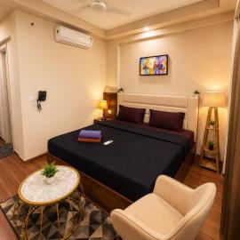 Glow Corner, hotel in Greater Noida