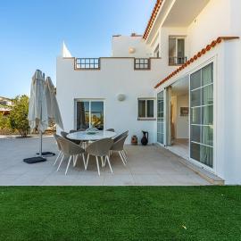 Beautiful detached house in Palm Mar, hotel in Palm-Mar