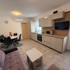 Apartman Lucija 4, hotel in Zubovići