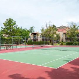 Court View Condo near Bell Rock Pool-HotTub-Tennis、セドナのホテル