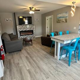 Cottage on Strip With 3 BDs 2 BAs, hotel in Geneva