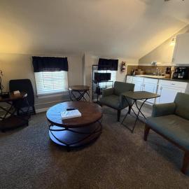 On The Strip Cozy GOTL Vacation Cottage, hotel a Geneva