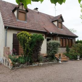 Maison familiale spacieuse avec jardin et garage
