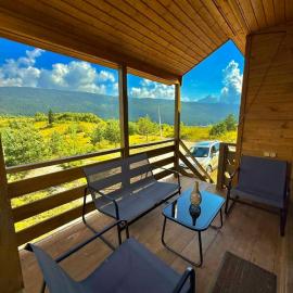 Higland Breeze, hotell i Agara