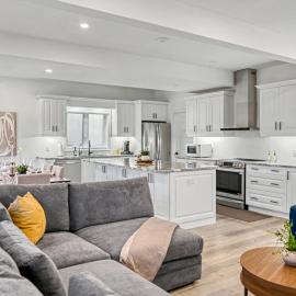 Luxury Family Home Near Niagara Falls