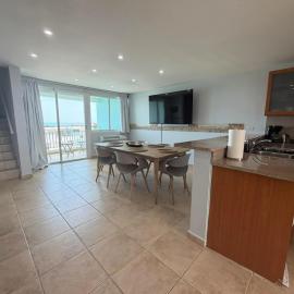 Hillside Village Hideaway Sleeps 8 Comfortably