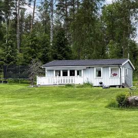 4 person holiday home in BRUNNSKOG, hotel di Brunskog