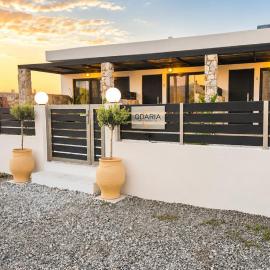 Odaria Premium Apartments, hotel i Lampi