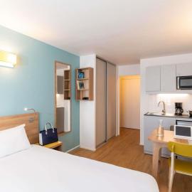 Aparthotel Adagio Access La Défense - Place Charras, hotel a Courbevoie