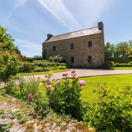 Le Manoir - Plouguiel, hotel v destinácii Plouguiel