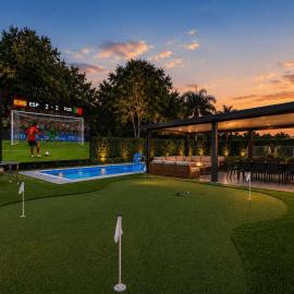 Luxury Villa Alana Private Pool Movie Theatre, hotell sihtkohas Biscayne Park