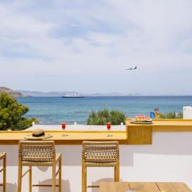Flisvos Riviera Suite, hotel i Naxos