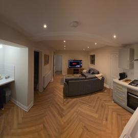 Stylish Modern 2 bedroom bungalow - Driveway & Wifi, hotell i Coventry