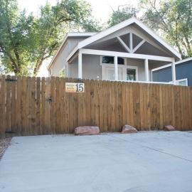 Pine Tree Arch Cabin #15, hotel em Moab