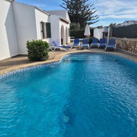 Villa familiar con piscina privada en Calan Blanes