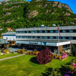 Bremanger Fjord Hotell, хотел в Svelgen