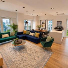 Modern Large Central Flat with Beautiful View of London & Access to Indoor Pool and Sauna, Hotel in London