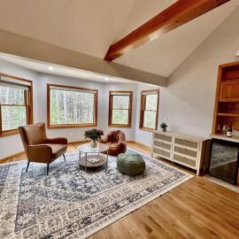 Cozy and private farmhouse to relax and unwind