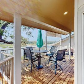 Refined Panoramic Paradise on Lake Travis with Boat Launch and Tesla Charger, hotel a Spicewood