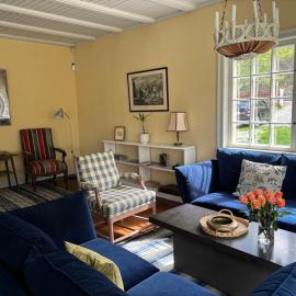 Charming Archipelago House Near Stockholm, hotel di Djurhamn