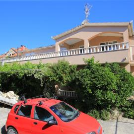 Apartments with parking space Trogir - 27140